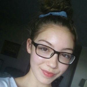 Meet your Posher, Hailey